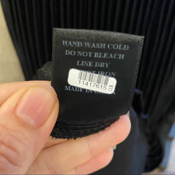 VICI Black Pleated Long Dress Size Medium - Picture 8 of 8